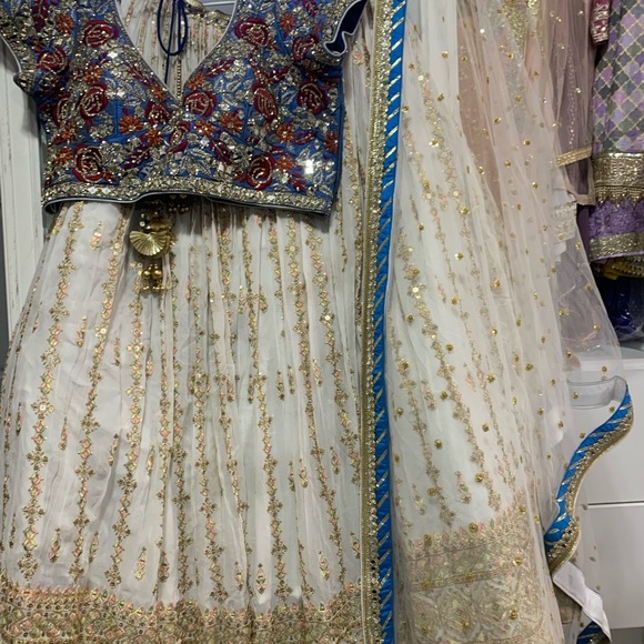 Re and new heavy lengha with hand work blouse size 40-42 - Picture 2 of 8